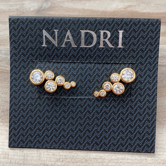 ❤️ Nadri Rhinestone Gold Ear Crawler Earrings - Picture 3 of 3